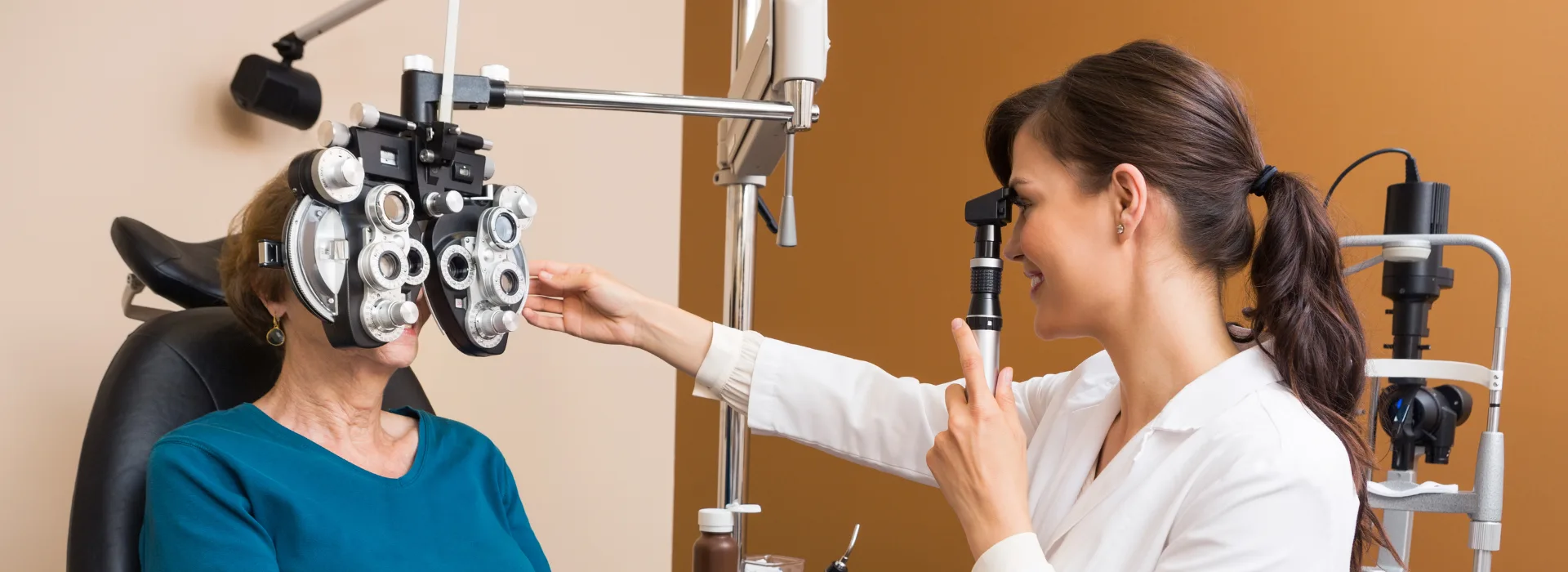 Pacienta redzes pārbaudes vizīte pie optometrista